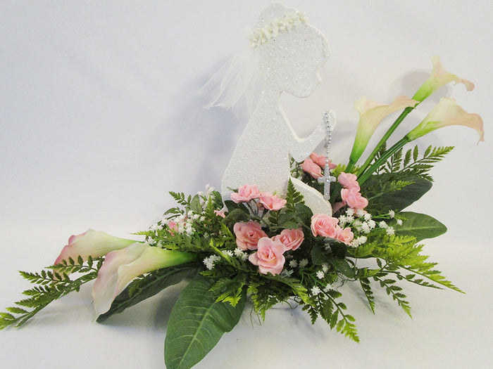 1st-communion-praying-girl-centerpiece-Designs by Ginny