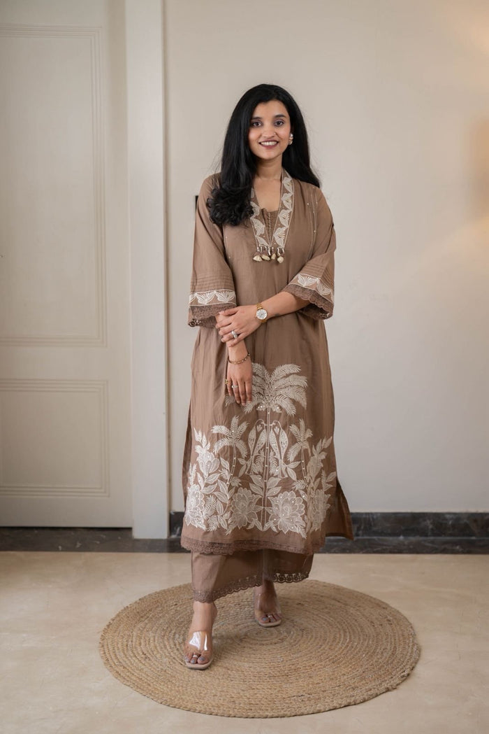 Paro Embroidered Luxe Cotton Set- Brown