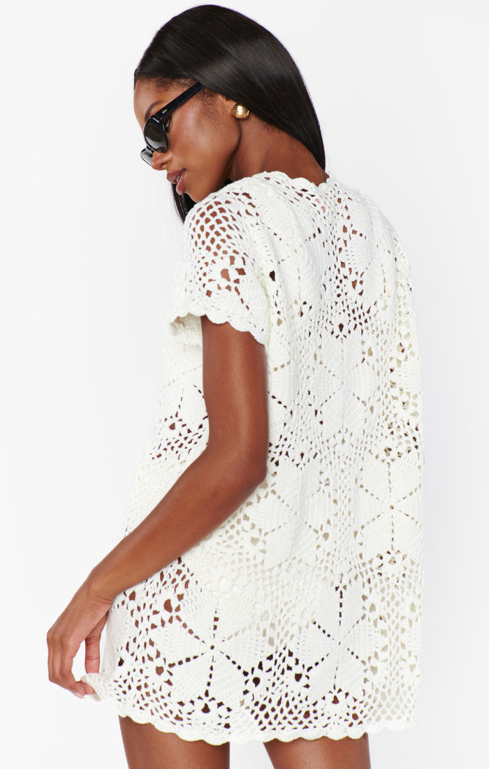 badge_model-wears-size-s