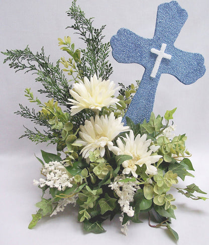 Cross with Scalloped Edges