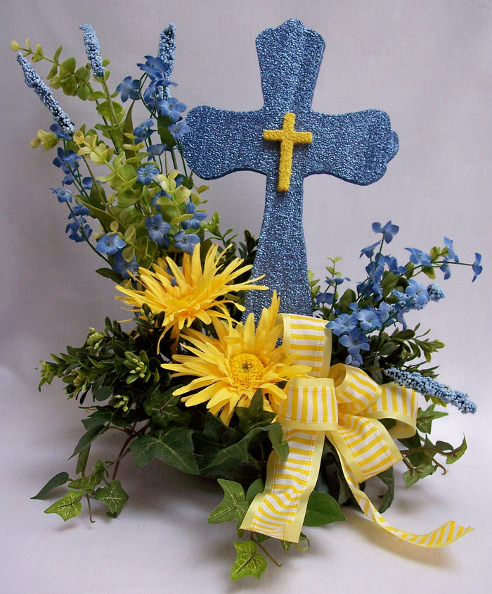 Cross with Scalloped Edges