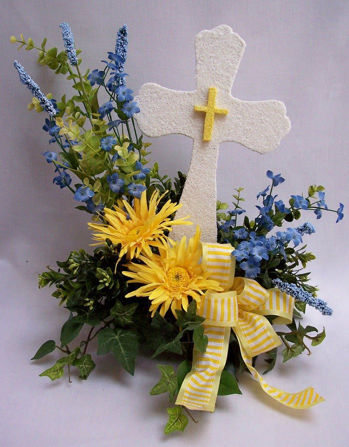 Cross with Scalloped Edges