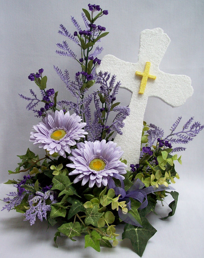 Cross with Scalloped Edges