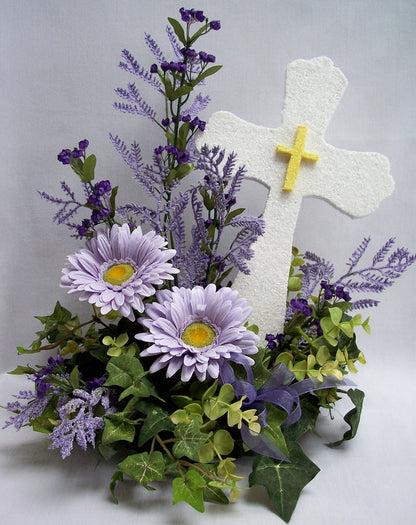 Cross with Scalloped Edges