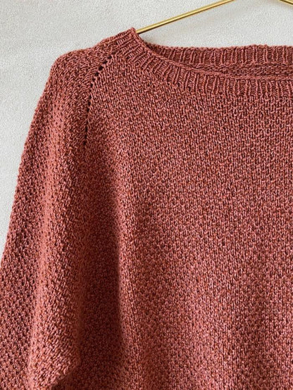Skulder - og raglan detalje på Dahlia sweater i Hverdagskit - strikkekit og opskrift fra Önling