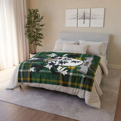 Stylish Green Tartan Blanket with Family Crest Design