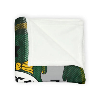 Green Patterned Cozy Fleece Blanket for All Seasons