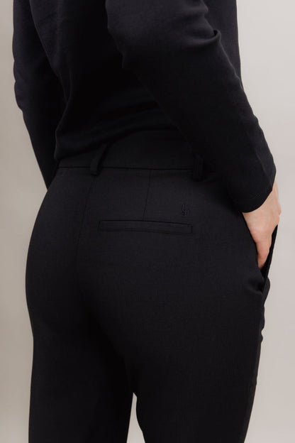 Urban Pioneers Female Erato Pants PANTS BLACK