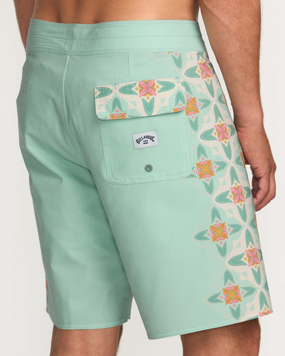 בגד ים | Framelines Pro 19" Boardshorts - Mist Green