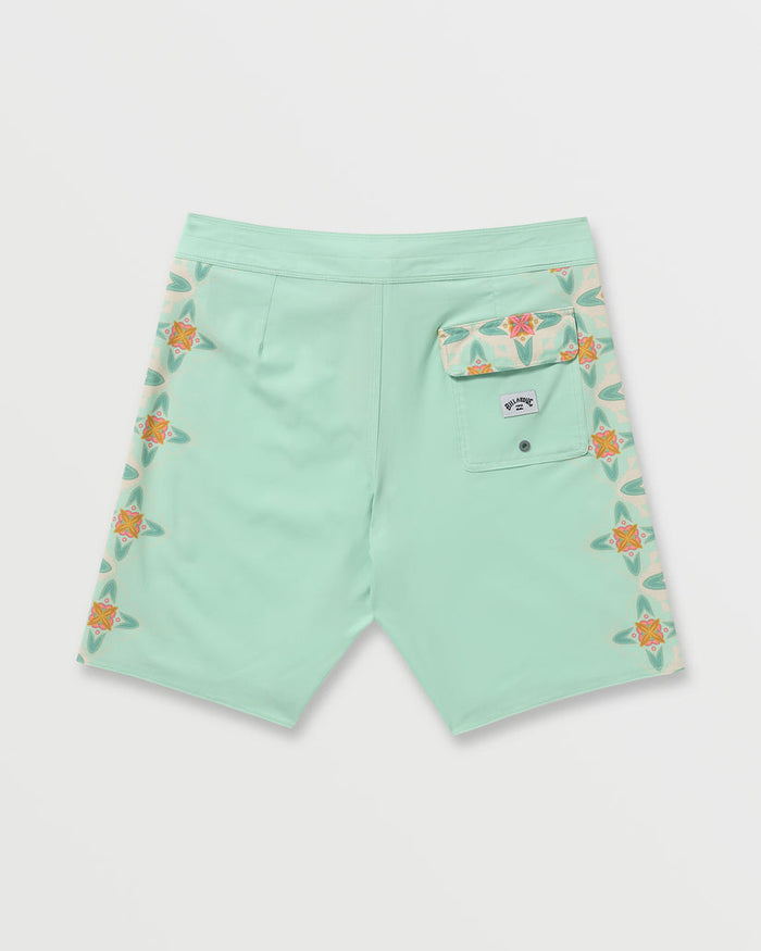 בגד ים | Framelines Pro 19" Boardshorts - Mist Green