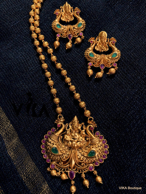 Golden Matte Finish neck pendant