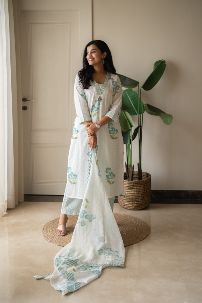 Gusha Cotton Suit- White & Blue