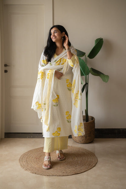 Gusha Cotton Suit- White & Yellow