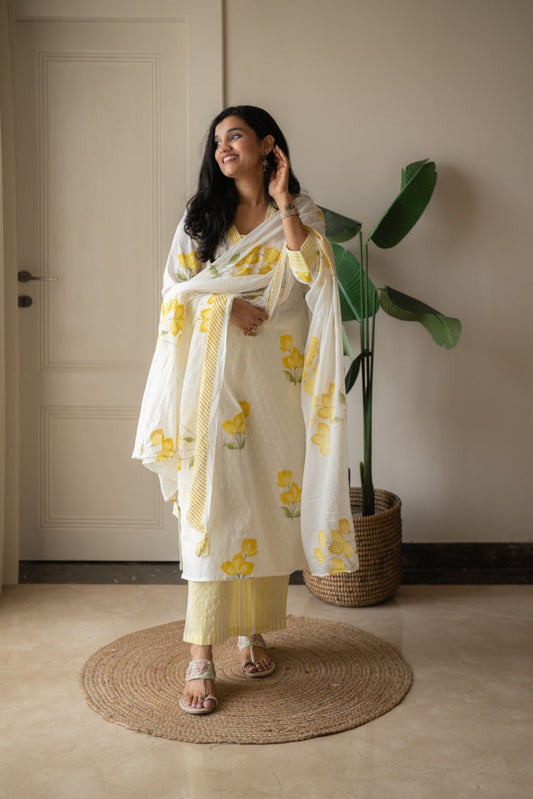 Gusha Cotton Suit- White & Yellow