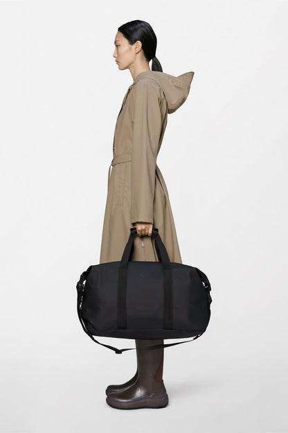 RAINS Hilo Weekend Bag Black 36L H27 x D26 x W52 cm Weekender