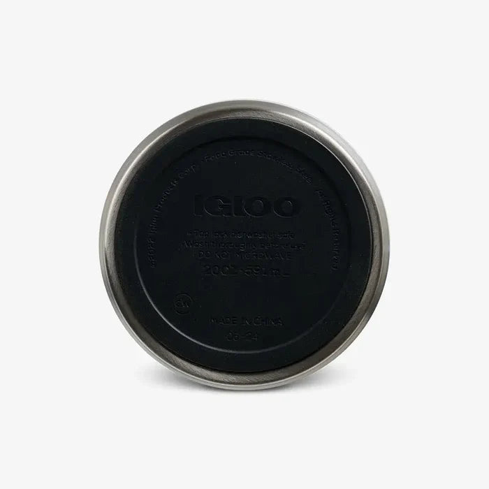 Rubber base integrated coaster on Igloo Flip ‘n’ Sip Insulated Tumbler 591ml on a white background
