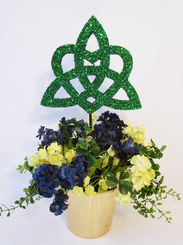Irish Love Knot Cutout
