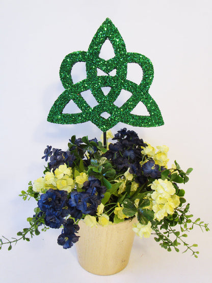 Irish Love Knot Cutout