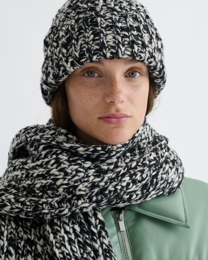 Lance - Wool scarf - Black/White