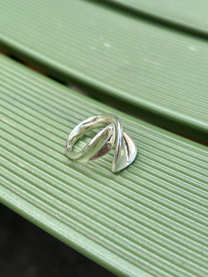 Leaf me on ring