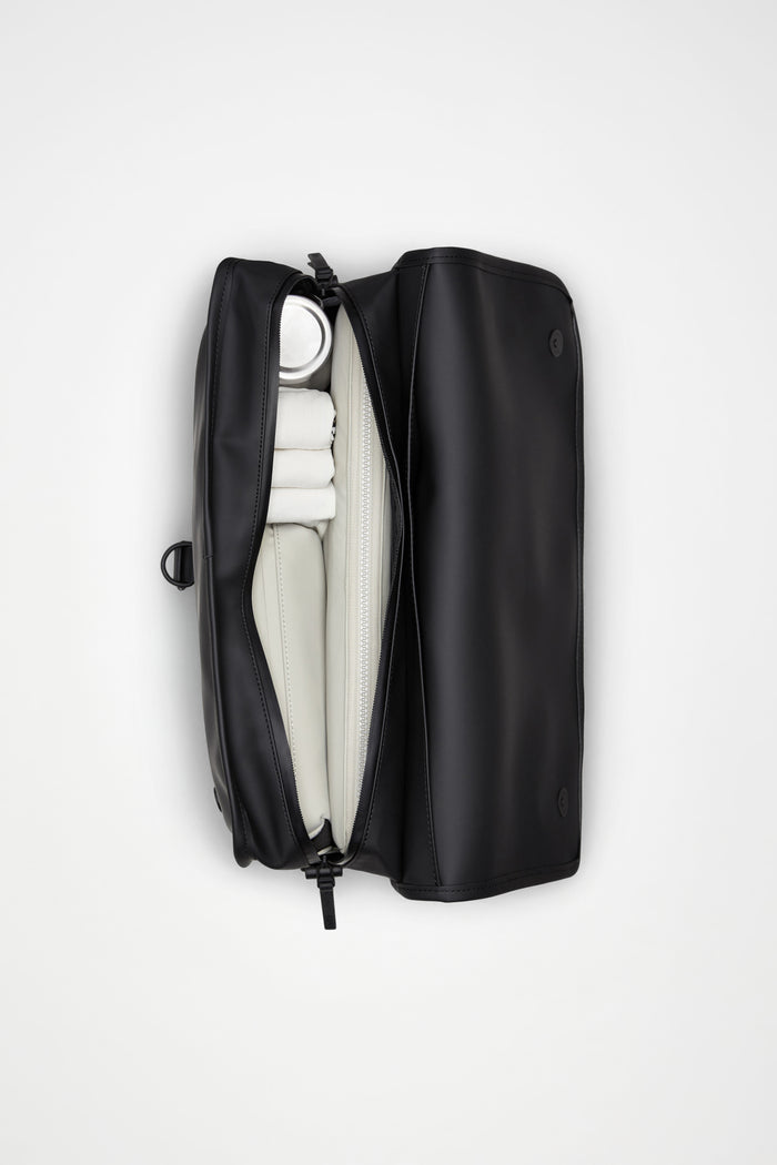 RAINS Messenger Bag Navy 11L H32 x D11 x W38 cm Messenger