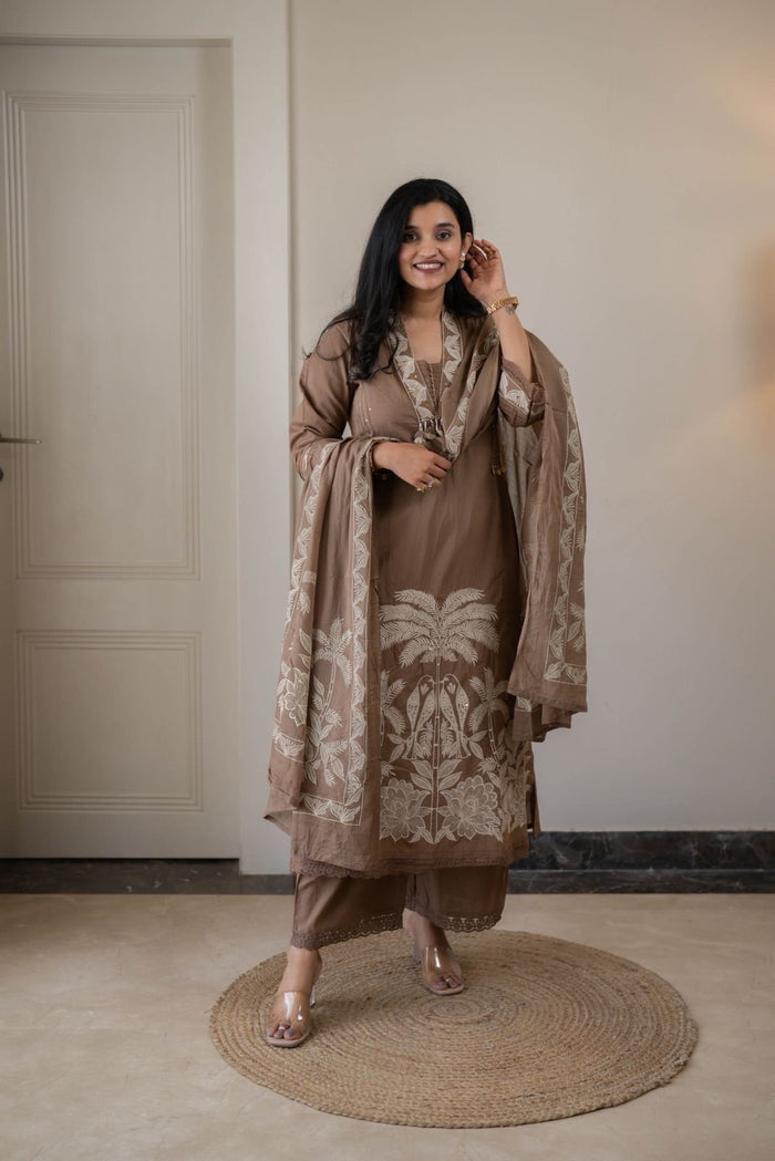 Paro Embroidered Luxe Cotton Set- Brown