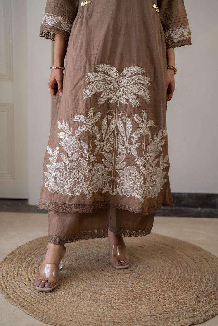 Paro Embroidered Luxe Cotton Set- Brown