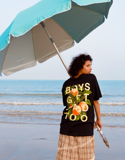 PEACHES BLACK TEE