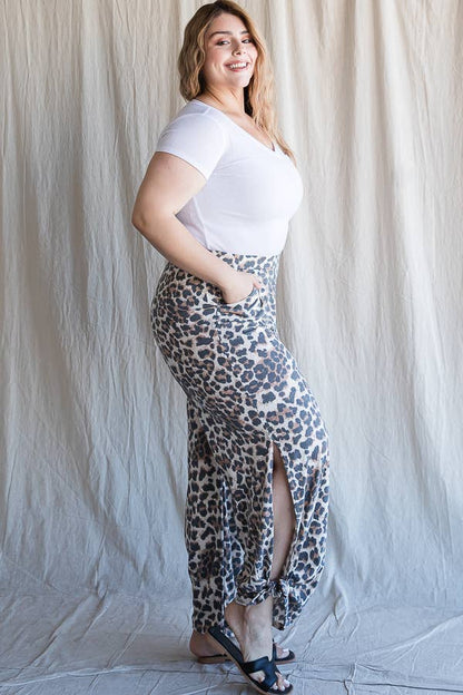 [PLUS SIZE]Leopard Print Side Slit Ankle Tie Pants