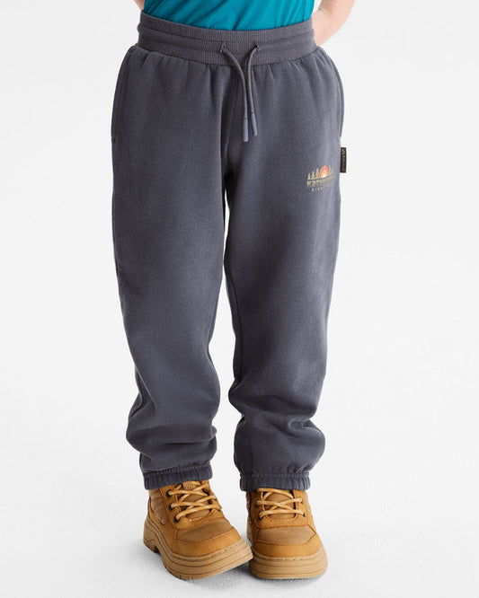 b1125_oji_heritage_logo_kids_lt_bb_jogge_a_1743632146000
