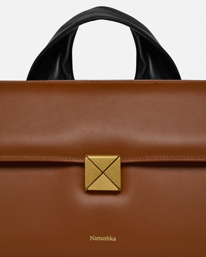 The SANDI Lock - Top handle bag - Tan