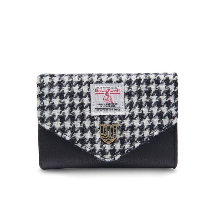 The Small Clasp Wallet