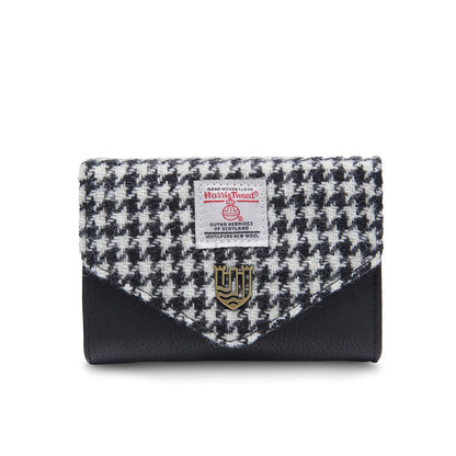 The Small Clasp Wallet