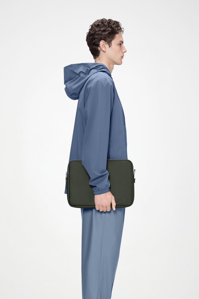 RAINS Trail Laptop Case 13″/14″ Green 2.20L H25 x D2.50 x W35 cm Laptop Case