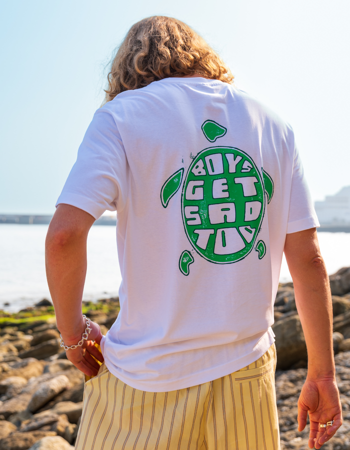 TURTLE WHITE TEE