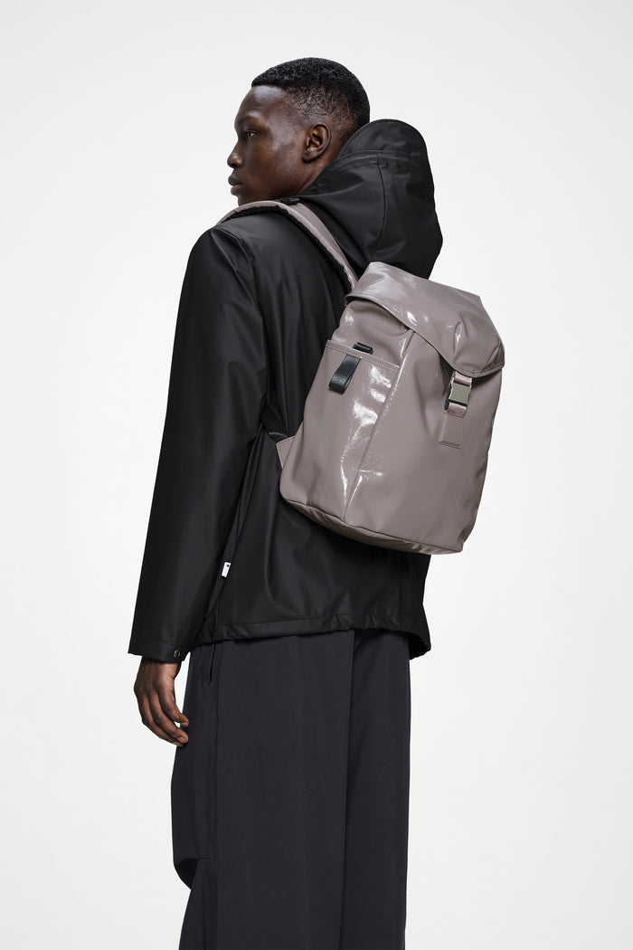 RAINS Valera Bucket Backpack Cinder Glaze 18L H40 x D16 x W29 cm Backpack
