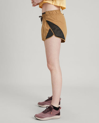a1722_nza_wdn_energy_womens_4inch_shorts_d_1743634009000