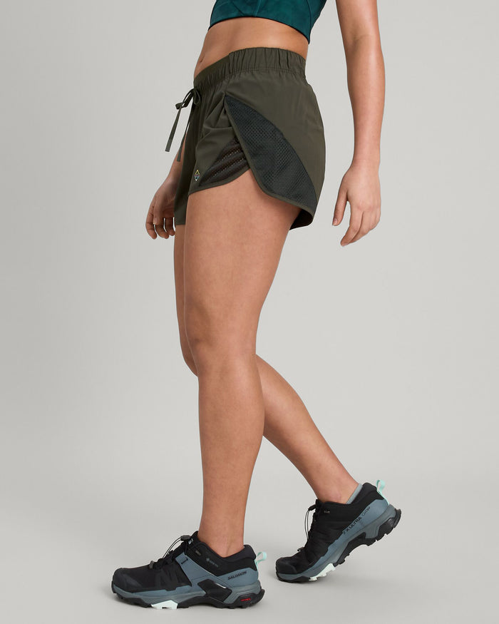a1722_586_wdn_energy_womens_4_inch_shorts_c_1744345723000