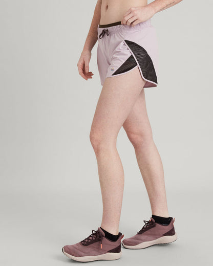 a1722_o4m_wdn_energy_womens_4inch_short_c_1743634012000
